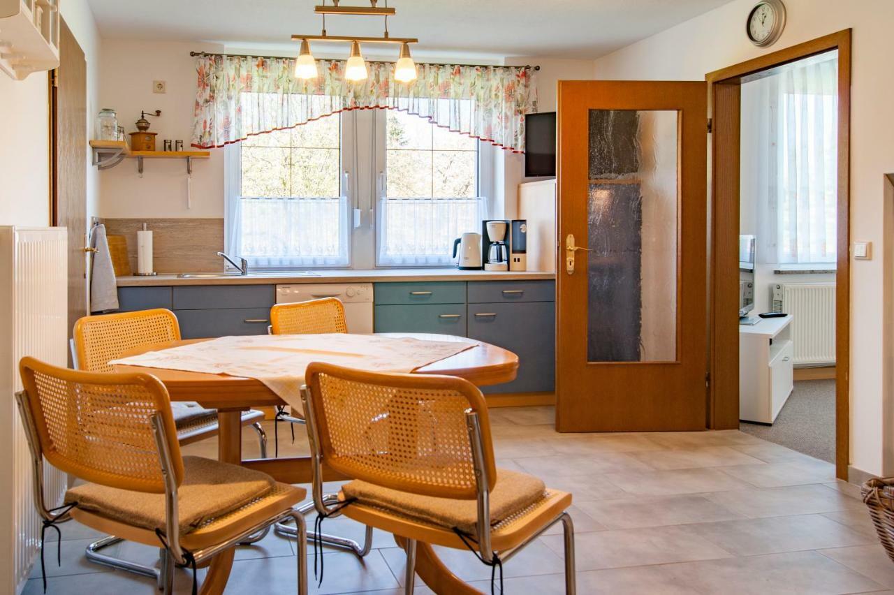 Dreiseitenhof Ferienwohnung Kuenzel タラント エクステリア 写真